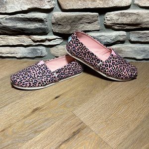 Toms slip on flats shoes, women’s size 9.5 Toms